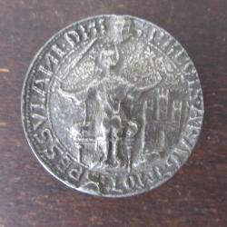 Ancienne boite ronde en étain - St Louis rendant la justice