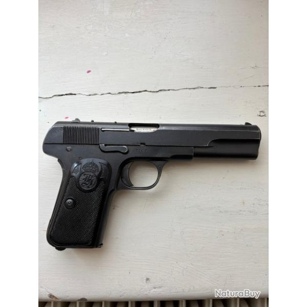 Pistolet HUSQVARNA. Modle 1907. Calibre 9 mm Browning Long