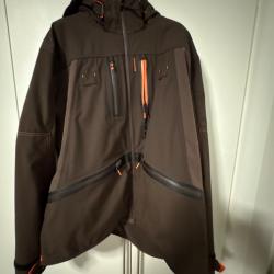 Bonjour.Je vends une veste de chasse spéciale bécasse de DÉCATHLON.