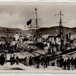 CPA - Marine de Guerre - CANNES - Torpilleurs et Sous-Marins dans le Port  N°1343