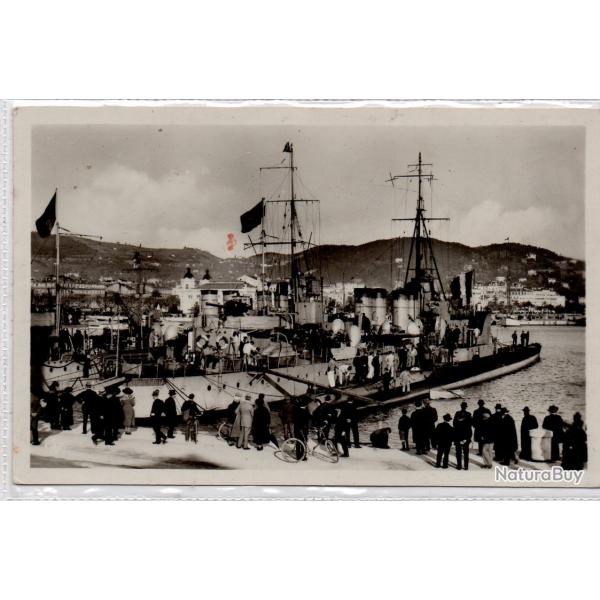 CPA - Marine de Guerre - CANNES - Torpilleurs et Sous-Marins dans le Port  N1343