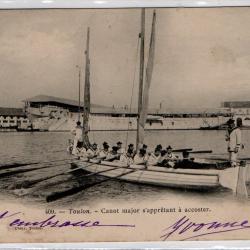 CPA - Marine Militaire -Toulon - Canot major s'apprêtant a accoster N°1354