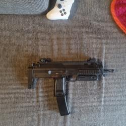 Mp7 avec son chargeur d'origine