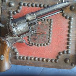 Revolver 9mm à broche (1 euros sans prix de réserve)