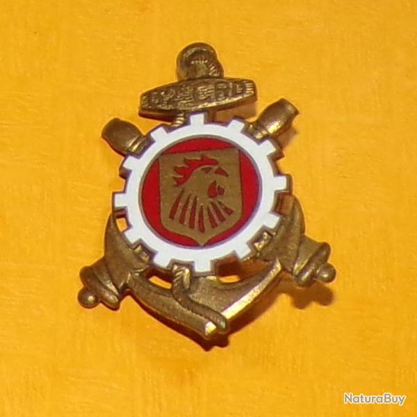 62 Cie de Rparation Divisionnaire, mail rouge fonc, guilloch , cu  une tte de coq sur roue d