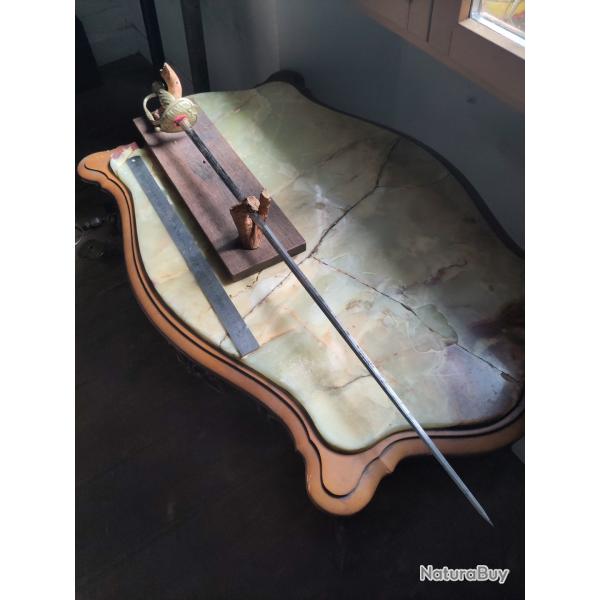 Epee 18eme style Louis XV bleuie dore