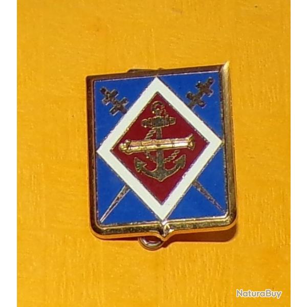 1 Rgiment d'Artillerie de Marine , cu fond bleu au centre losange rouge bordure blanche  une anc