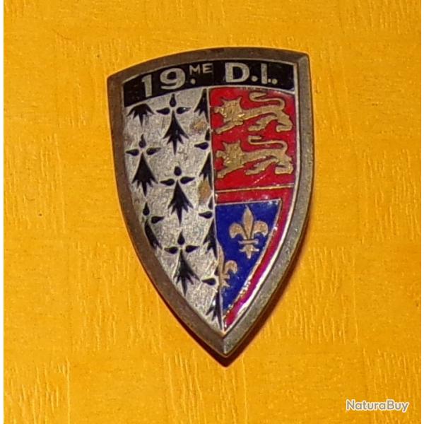 19 Division d'Infanterie, mail, dos lisse, non homologu , FABRICANT ARTHUS BERTRAND PARIS  ,  HOM