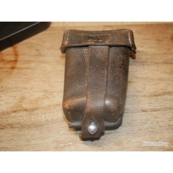 Pochette de cartouchire de MAUSER WW2 en cuir fauve rutilise par un Franais