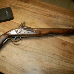 Pistolet à silex décoratif (pas de poinçons d'épreuve, mais mécanisme fonctionnel)