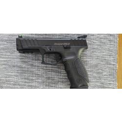 Pistolet Stoeger STR9 cal.9X19