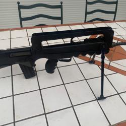 Famas F1 neutralise . Etat neuf .