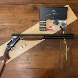 BENELLI 828 U Black cal 12/76. Superposé haut de gamme. Excellent état.
