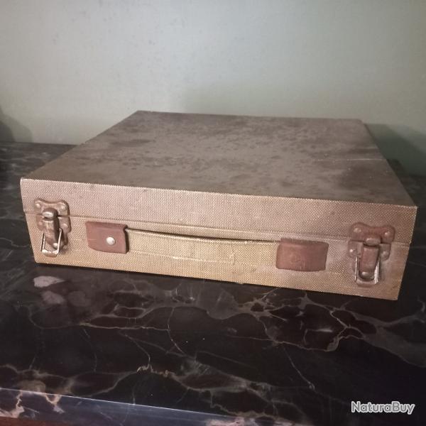 ancienne valisette / coffret  ferrure en mtal
