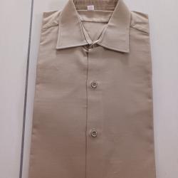 Chemise militaire de l'armée française en coton kaki clair. Année 1966. Neuve.