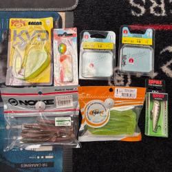 LOT DE LEURRES peche surper promo aux encheres   coup de balais armurerie