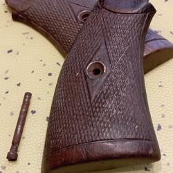 Paire de plaquettes noyer avec vis pour revolver 92 Espagnol type S&W.