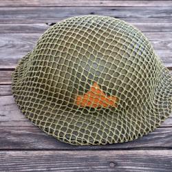 Casque armée Belge MK2 aprés guerre avec couvre casque Anglais.