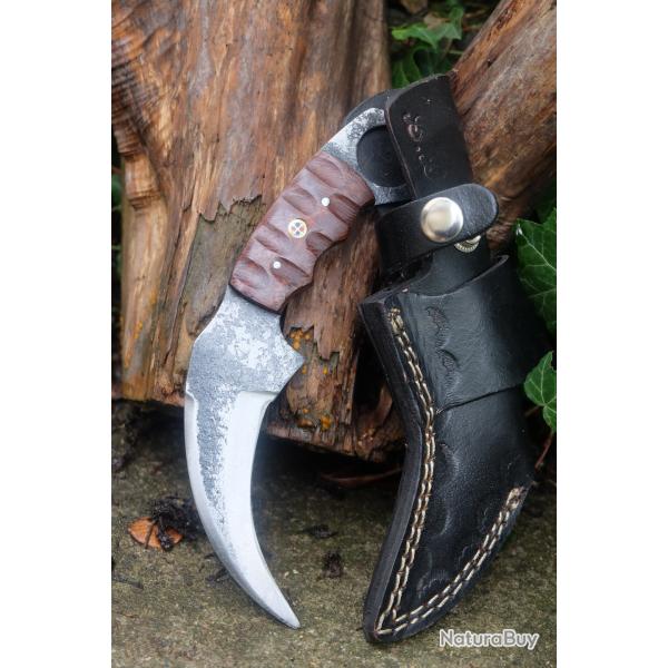 Couteau Karambit Lame Acier Carbone 1055 Manche Bois Etui Cuir Port Horizontal Fabr Artisanale