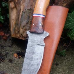 Couteau Patriote Damas Lame Drop Point Acier 256 Couches Manche 2 Bois BBRouge Etui Cuir F Artisan