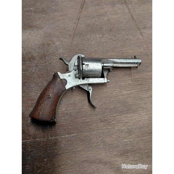 Revolver  broche