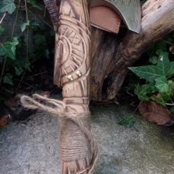 Hache de Viking Ragnar Lothbrok Lame Acier Carbone 1055 Symboles Manche Bois Etui Cuir Artisanale