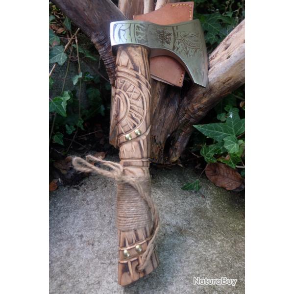 Hache de Viking Ragnar Lothbrok Lame Acier Carbone 1055 Symboles Manche Bois Etui Cuir Artisanale