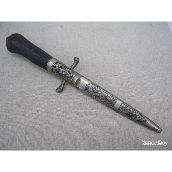 knife  dagger poignard couteau dague  Alfred Norrstrm Eskilstuna  seconde moiti du XIXe sicle