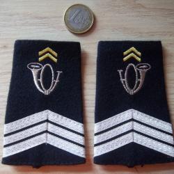 lot équipement militaire fourreaux épaulettes chasseurs alpins