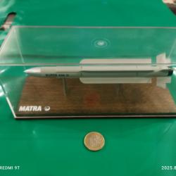 Belle maquette d'origine  MATRA  MISSILE AIR AIR S550 ETAT NEUF PORT OFFERT