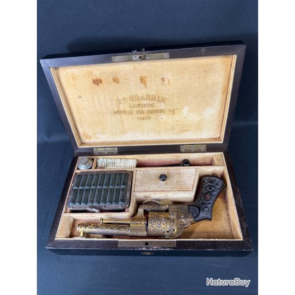 EXCEPTIONNEL REVOLVER LEFAUCHEUX cal. 7 mm  broche en bote d'origine 1ere srie photos