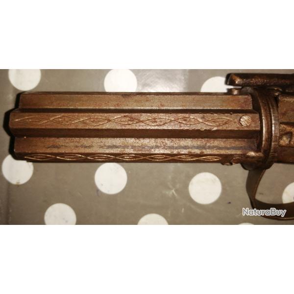 Ancienne poivrire  6 canons hexagonaux