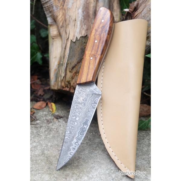 Couteau Skinner Damas Lame Acier 256 Couches Manche Bois Etui Simili Cuir Fab Artisanale 01