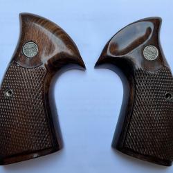 Lot de 2 plaquettes de crosse bois Astra Police .357 Magnum (paire complète, originales)