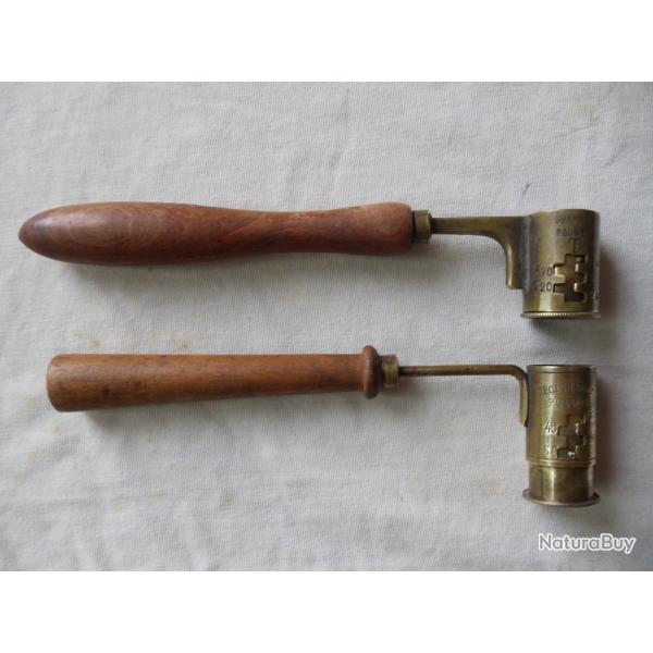 Lot de 2 chargettes en bon tat.