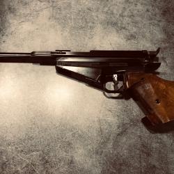 PISTOLET FEINWERKBAU model 90 TRES BON ETAT CAL 4.5 DROITIER