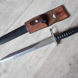 72869 Baïonnette Suisse FASS 57 avec porte fourreau en cuir - Wenger
