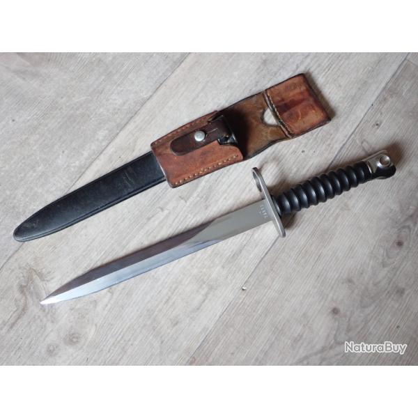 72869 Baonnette Suisse FASS 57 avec porte fourreau en cuir - Wenger
