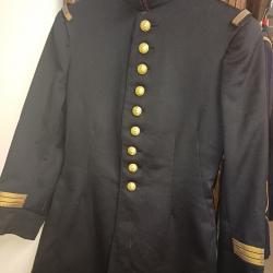 Veste de grande tenue mle 1931 d'un Capitaine du Service de Santé des Armées