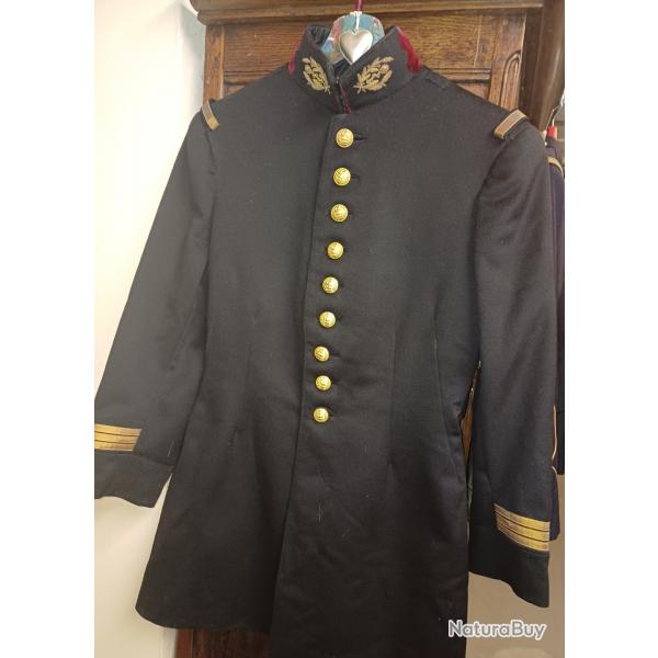 Veste de grande tenue mle 1931 d'un Capitaine du Service de Sant des Armes