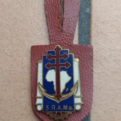 INSIGNE 3RAMA DRAGO PARIS AVEC SON CUIR REGIMENT D ARTILLERIE DE MARINE