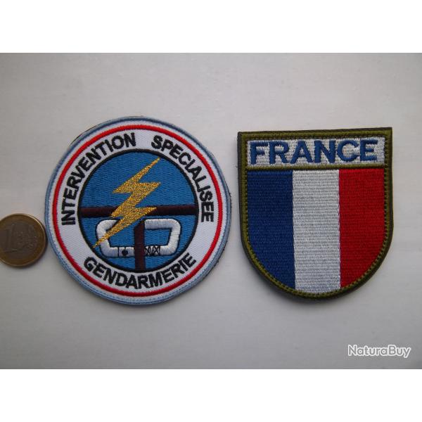 lot 2 cussons militaire gendarmerie intervention spcialise France insignes collection