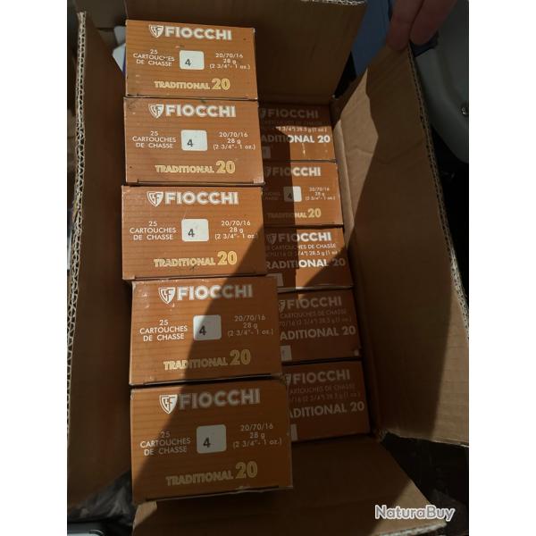 15 botes de cartouches Fiocchi Calibre 20 sans prix de rserve