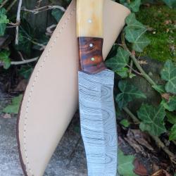 Couteau Bowie Damas Lame Clip Point Acier 256 Couches Manche Bois/Os Etui Simili Cuir Fab Artisanale