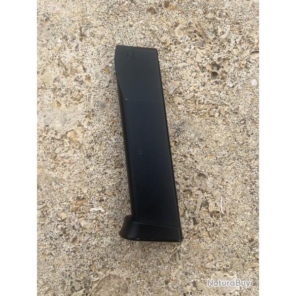 Chargeur V2 pour Taurus PT24/7 (KWC / Cybergun) CO2.