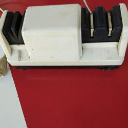 BRADE A SAISIR - Affuteur/aiguiseur multi-passes électrique 220 volts en TBE