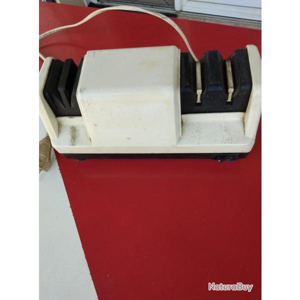 BRADE A SAISIR - Affuteur/aiguiseur multi-passes lectrique 220 volts en TBE