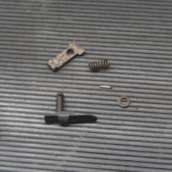 Lot pièces de mécanisme de sureté Browning B25 REF 122/2025