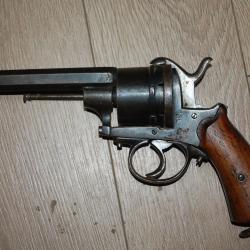 revolver a broche