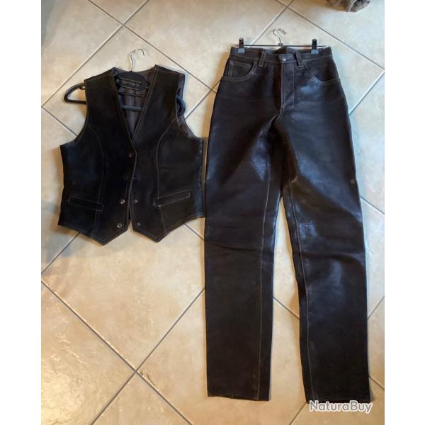 Trs bel ensemble en cuir taille 38
